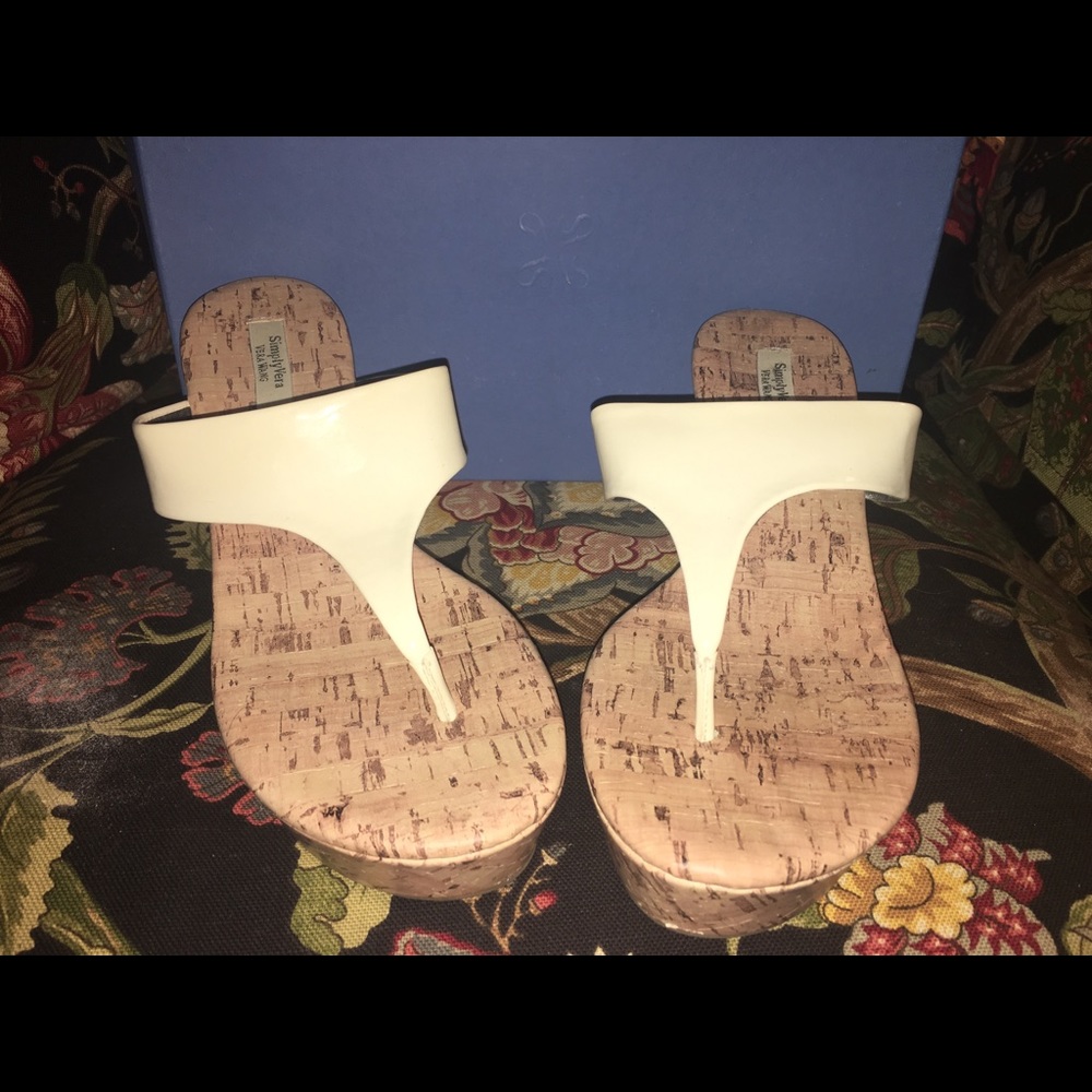 Vera Wang High Heel Sandals size 8 EUC